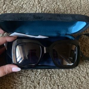 Women’s Oversized Gucci Glasses